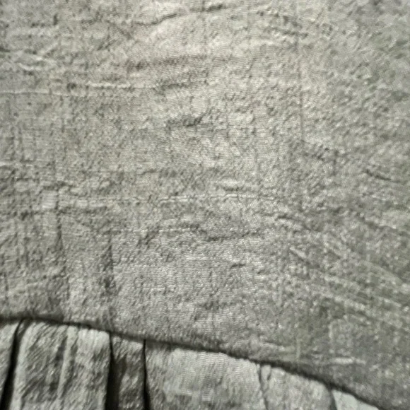 GREEN RUFFLE TOP - Picture 2 of 5